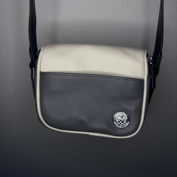 VINCE CAMUTO COLOR BLOCK CAMERA CROSSBODY BAG - Picture 4 of 4